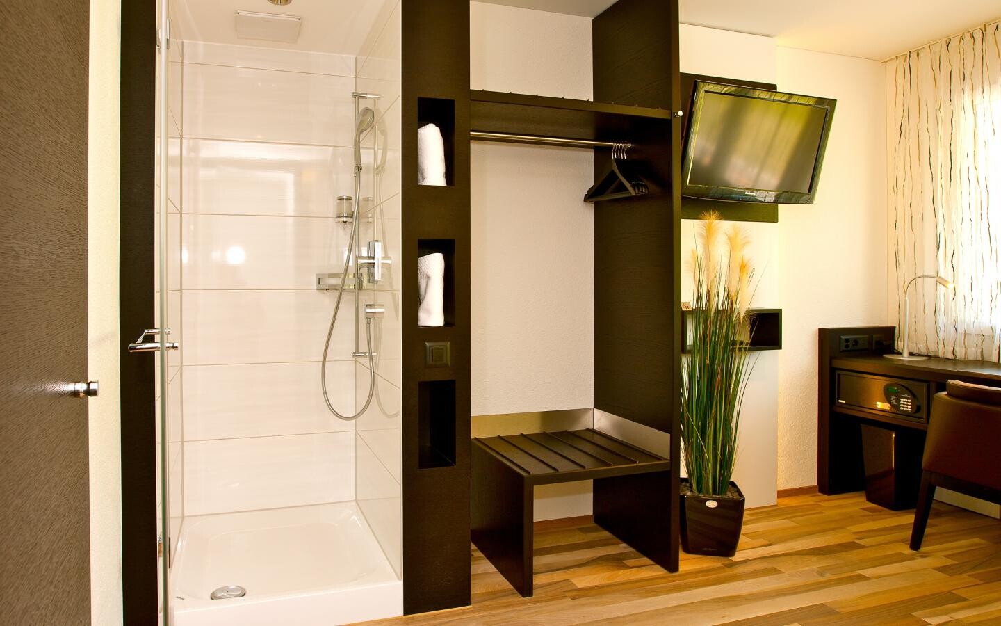 ezloft1203.jpg